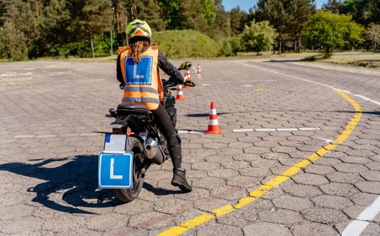  Czy nauka jazdy na motocyklu wymaga wcześniejszego doświadczenia?